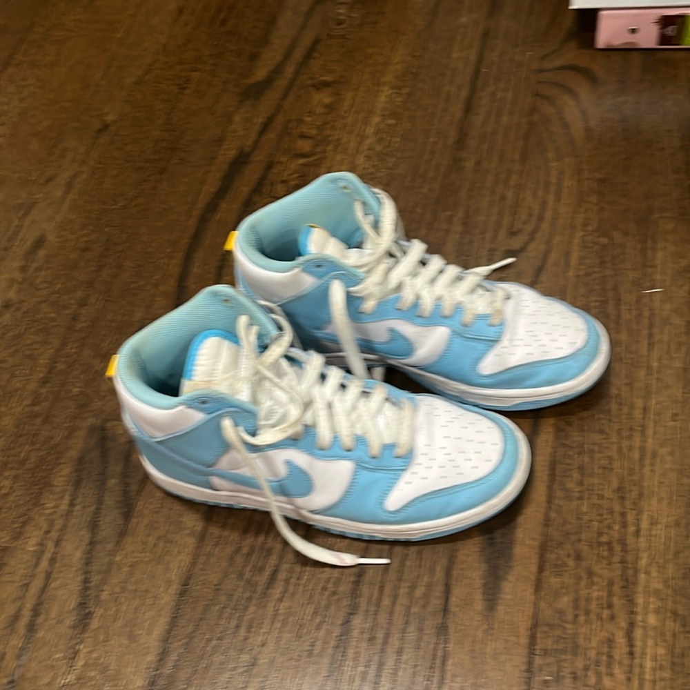 nike dunks, selling for $75 plus shipping